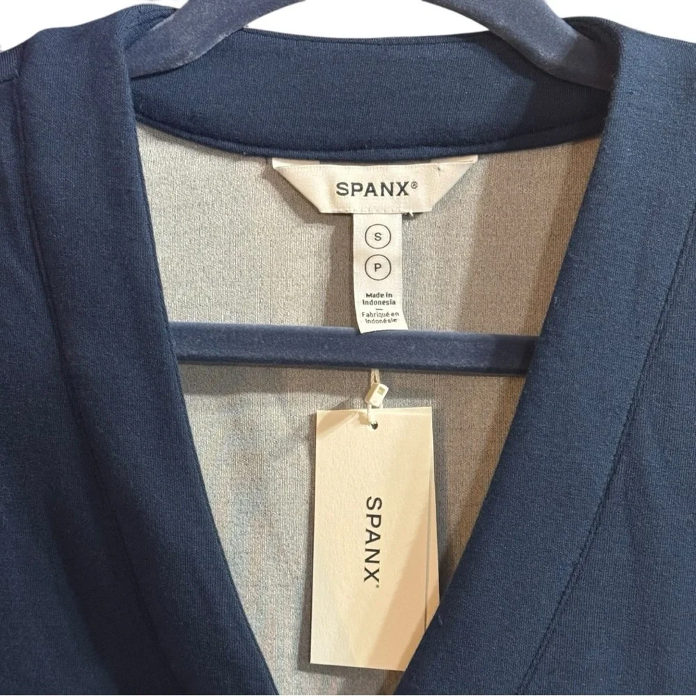 NEW SPANX AirEssentials Navy Blue White Striped Cardigan Athleisure Holiday Gift - Picture 3 of 9